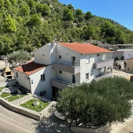 Palinic アパート クレック